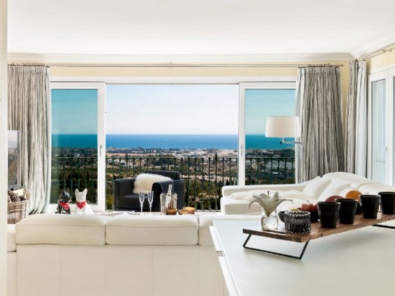 Penthouse for Sale in Benahavis, Malaga 11