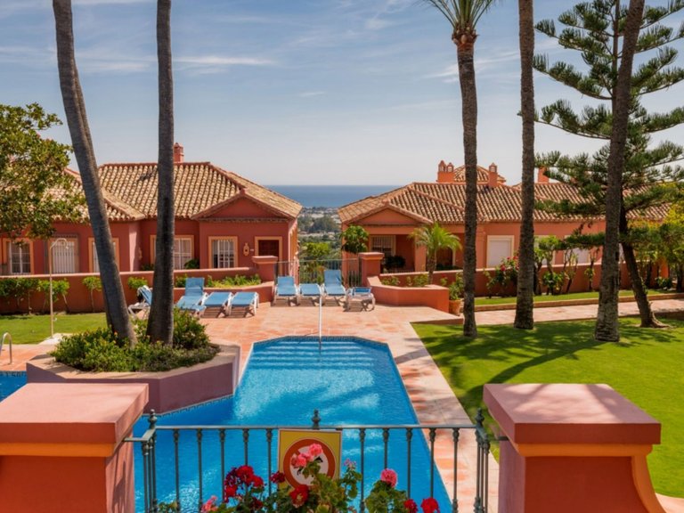 Penthouse for Sale in Benahavis, Malaga 14
