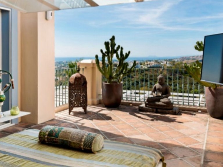 Penthouse for Sale in Benahavis, Malaga 13