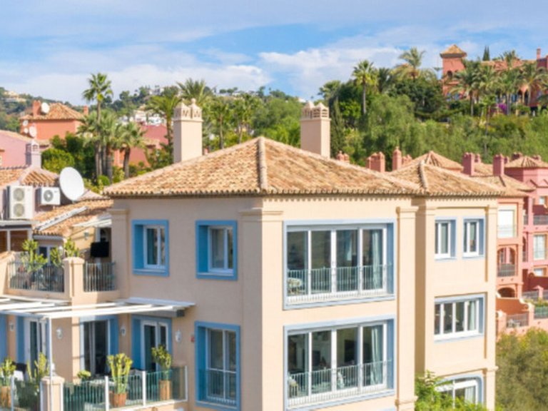 Penthouse for Sale in Benahavis, Malaga 20