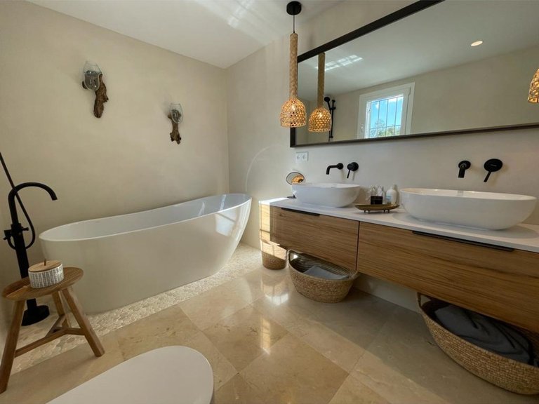 Villa for Rent in Marbella, Malaga 17