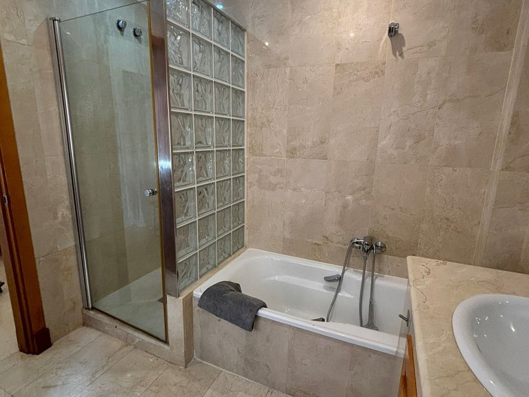 Apartment for Rent in Marbella, Malaga 17