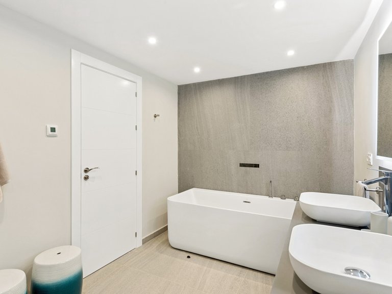 Apartment for Sale in Marbella, Malaga 8