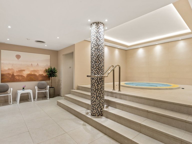 Apartment for Sale in Marbella, Malaga 12