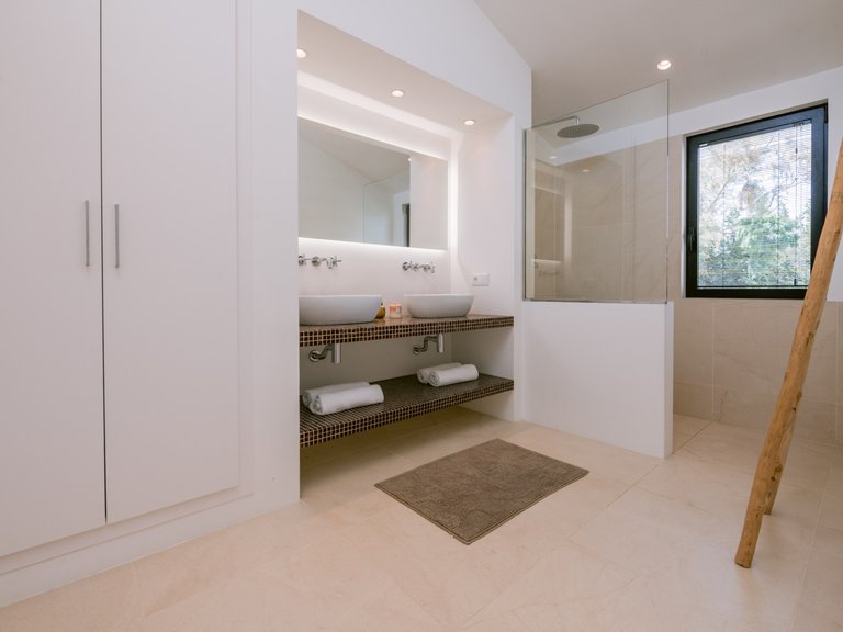 Villa for Sale in Santa Eulalia Del Río Balearic Islands 26
