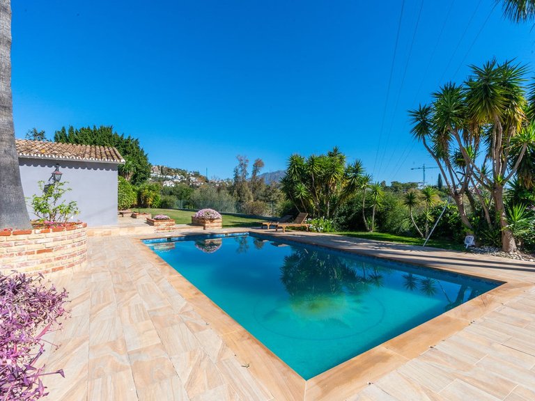 Villa for Sale in Benahavis Malaga 40