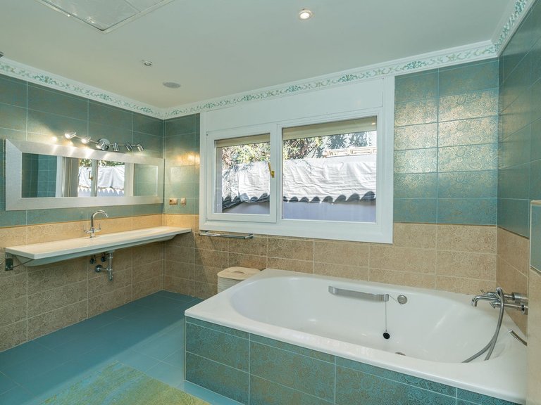 Villa for Sale in Benahavis Malaga 46