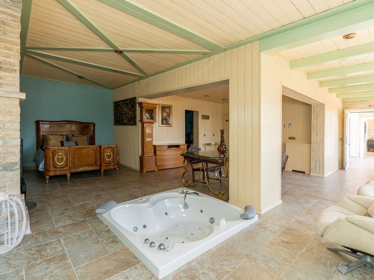 Villa for Sale in Benahavis Malaga 25