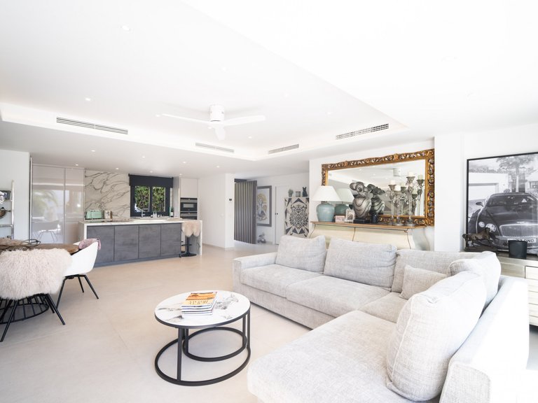 Villa for Sale in Benahavis Malaga 6