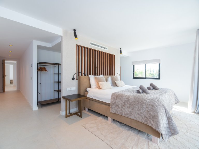 Villa for Sale in Santa Eulalia Del Río Balearic Islands 17