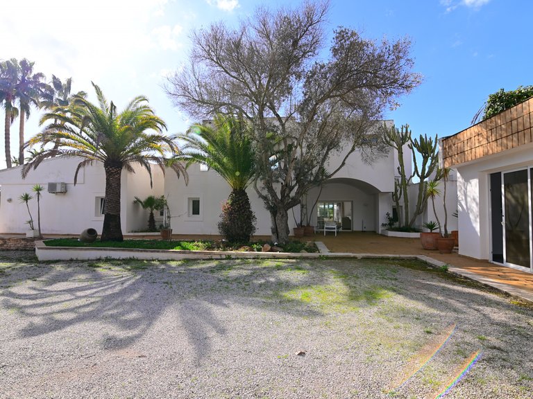 Villa for Sale in Santa Eulalia Del Río Balearic Islands 11