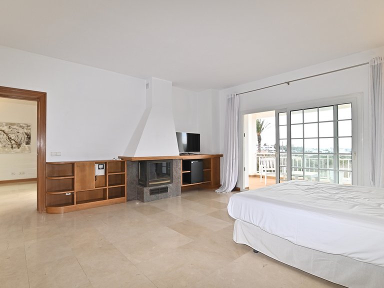 Villa for Sale in Santa Eulalia Del Río Balearic Islands 34