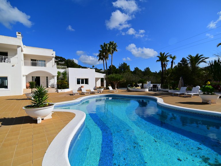 Villa for Sale in Santa Eulalia Del Río Balearic Islands 8
