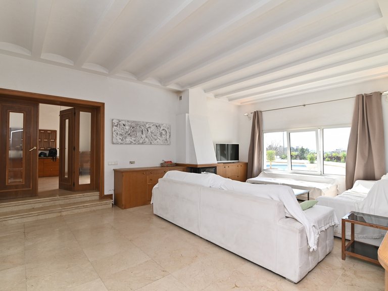 Villa for Sale in Santa Eulalia Del Río Balearic Islands 14
