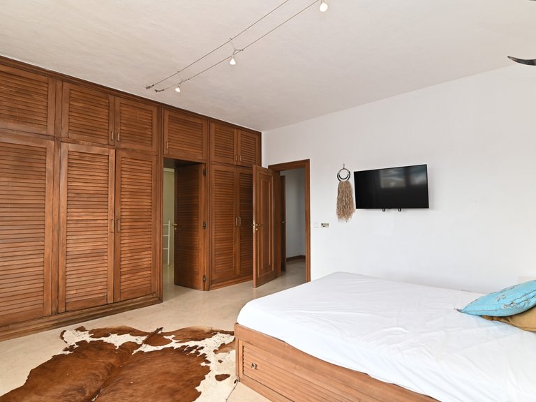 Villa for Sale in Santa Eulalia Del Río Balearic Islands 43
