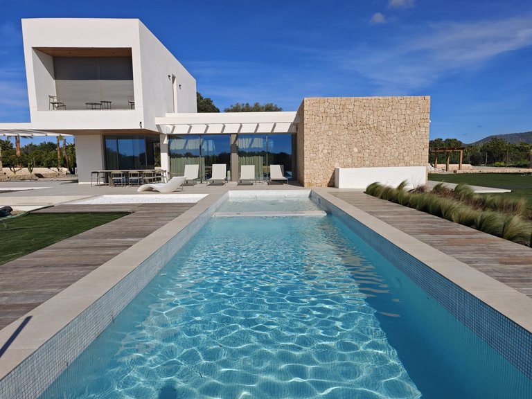 Villa for Sale in Santa Eulalia Del Río Balearic Islands 1