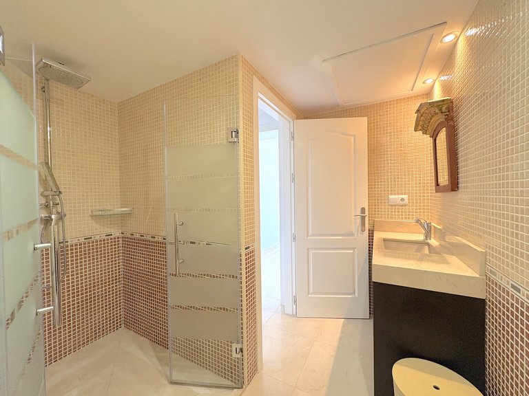 Apartment for Sale in Benalmadena Malaga 12