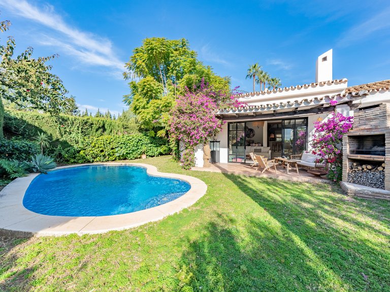 Villa for Sale in Estepona Malaga 1