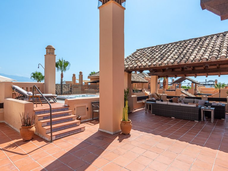 Penthouse for Sale in San Pedro de Alcantara Malaga 7