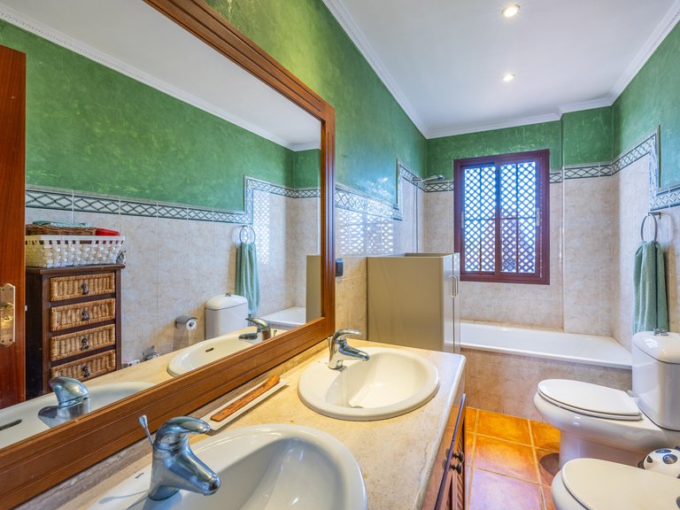 Town House for Sale in Alcaidesa, Cadiz 36