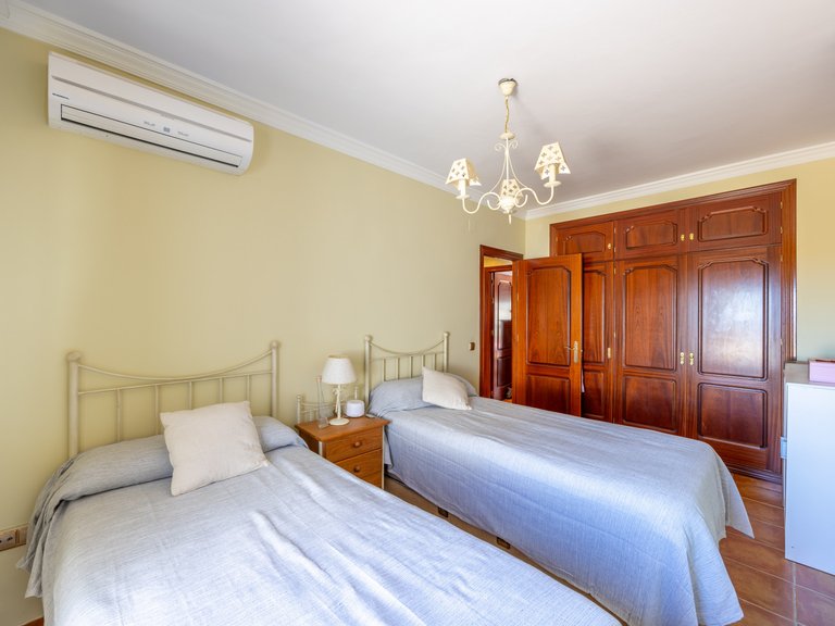 Town House for Sale in Alcaidesa, Cadiz 40