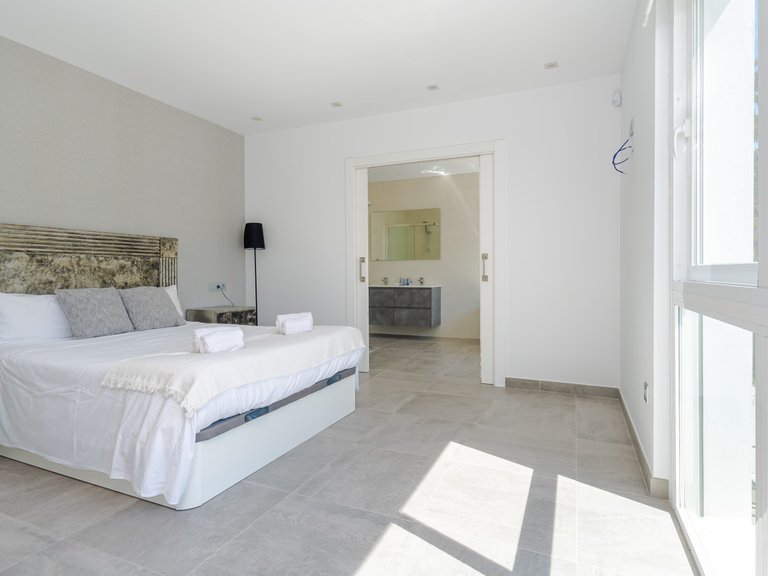 Villa for Sale in Marbella, Malaga 9