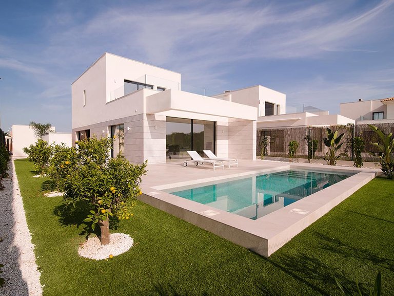 Villa for Sale in Los Montesinos, Alicante 1