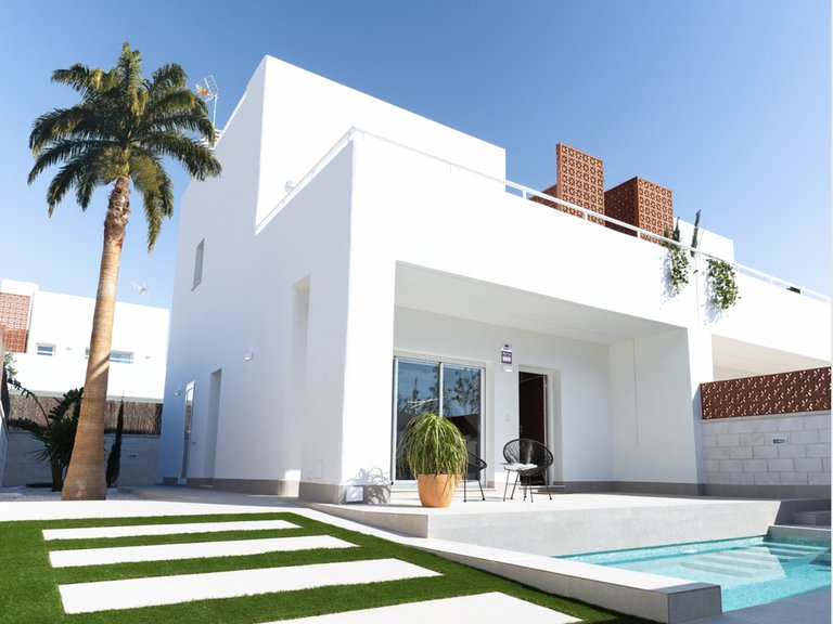 Villa for Sale in Pilar De La Horadada, Alicante 1