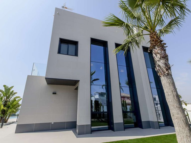 Villa for Sale in Orihuela Costa, Alicante 9