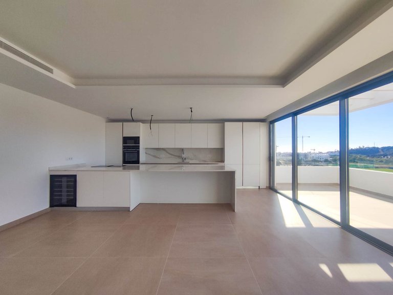 Penthouse for Sale in Arroyo de Enmedio, Estepona, Malaga 4