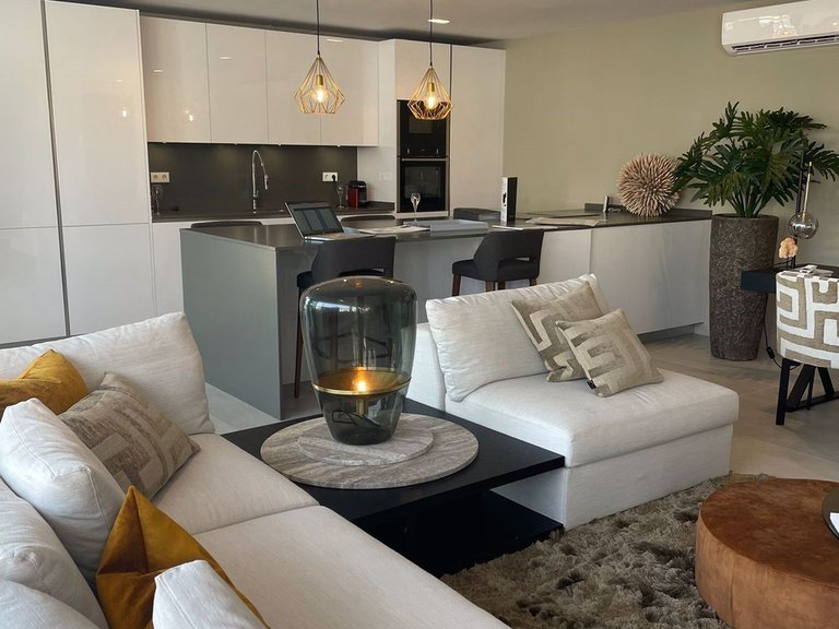 Penthouse for Sale in Arroyo de Enmedio, Estepona, Malaga 16
