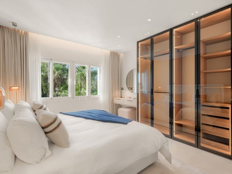 Penthouse for Sale in Bahía del Velerín, Estepona, Malaga 28