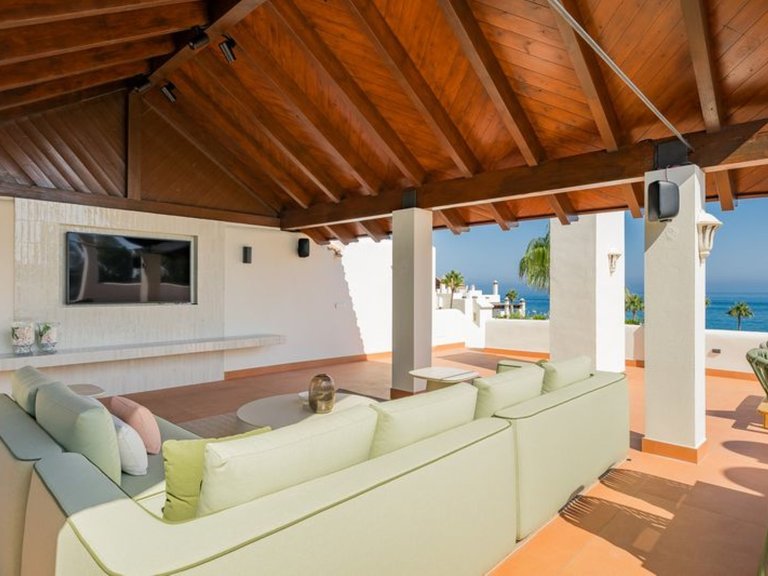 Penthouse for Sale in Bahía del Velerín, Estepona, Malaga 2