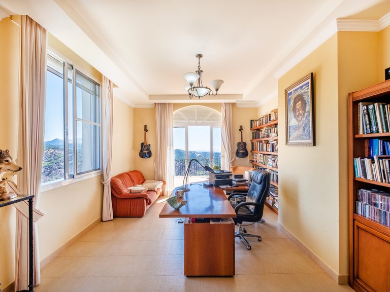 Apartment for Sale  in Estepona, Malaga 12