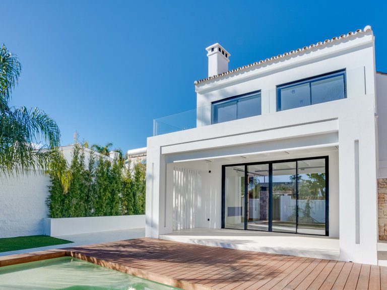 Apartment for Sale  in Estepona, Malaga 2