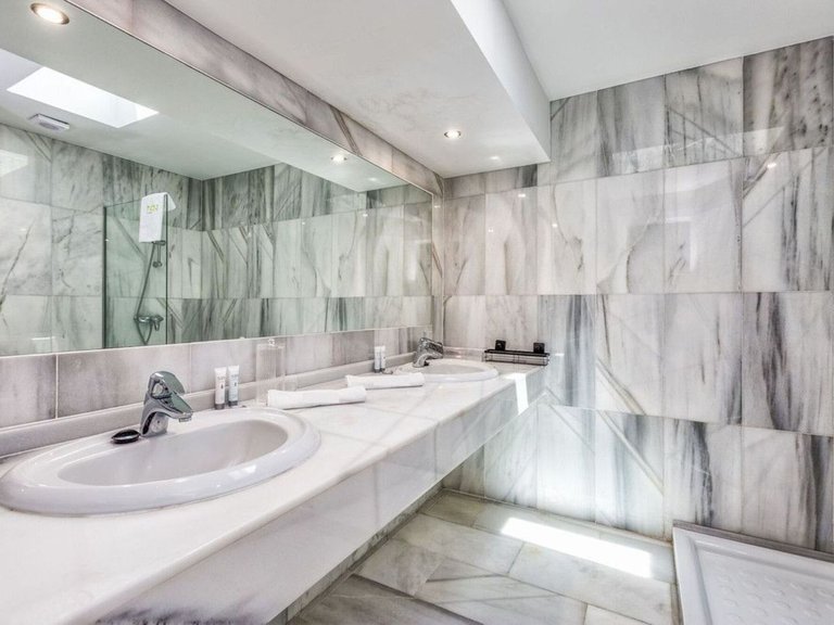 Apartment for Sale  in Estepona, Malaga 12