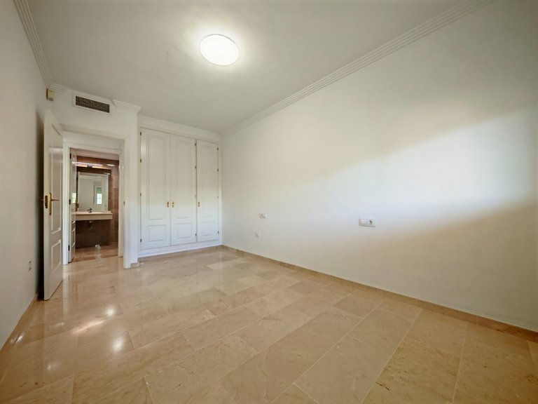 Apartment for Sale  in Marbella, Malaga 8