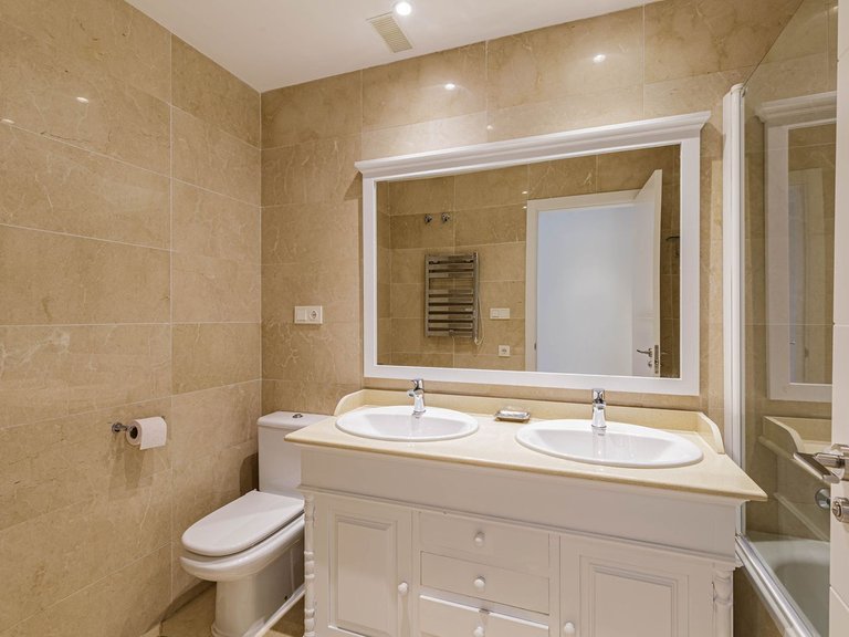 Apartment for Sale  in Benahavis, Malaga 8