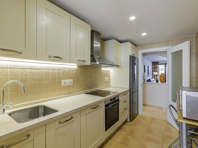Apartment for Sale  in Benahavis, Malaga 5