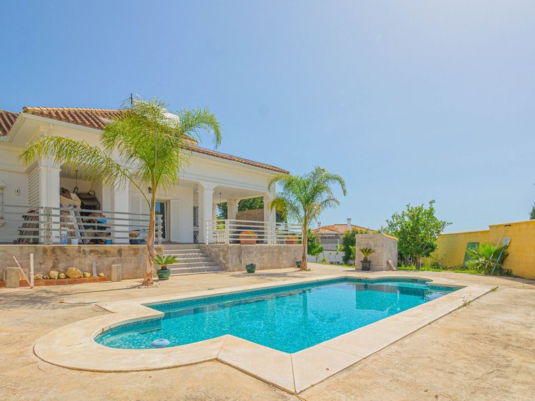 Apartment for Sale  in Pueblo Nuevo De Guadiaro, Cadiz 4