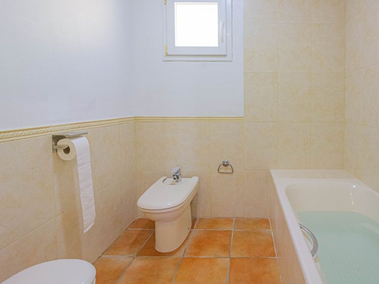 Apartment for Sale  in Pueblo Nuevo De Guadiaro, Cadiz 28