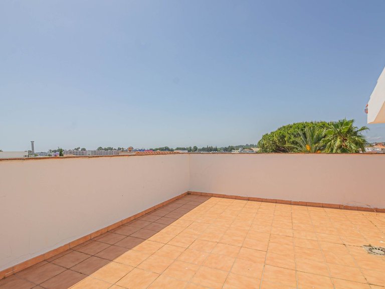 Apartment for Sale  in Pueblo Nuevo De Guadiaro, Cadiz 23