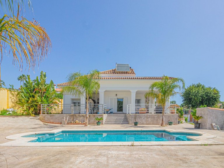 Apartment for Sale  in Pueblo Nuevo De Guadiaro, Cadiz 1