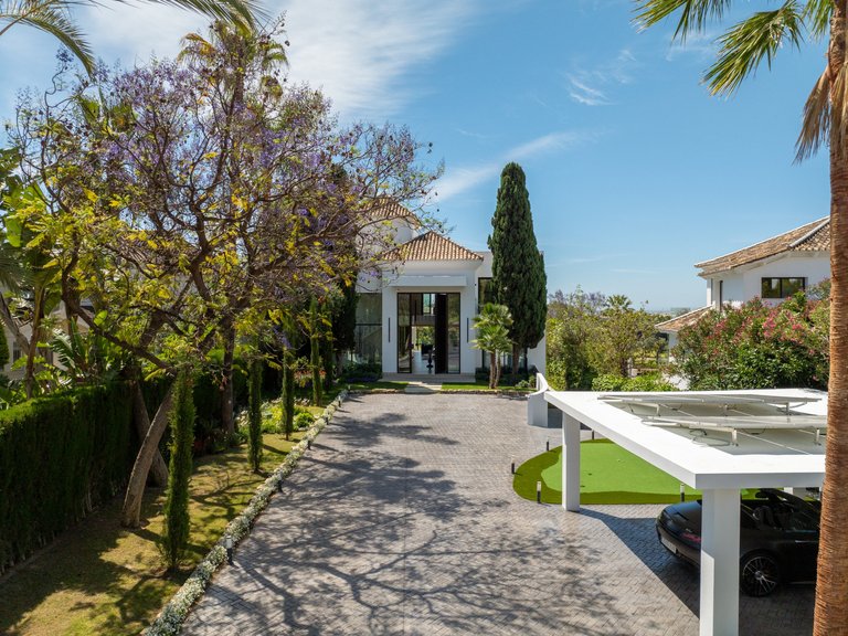 Apartment for Sale  in Marbella, Malaga 49
