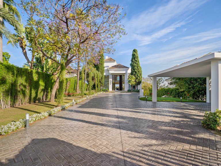 Apartment for Sale  in Marbella, Malaga 48