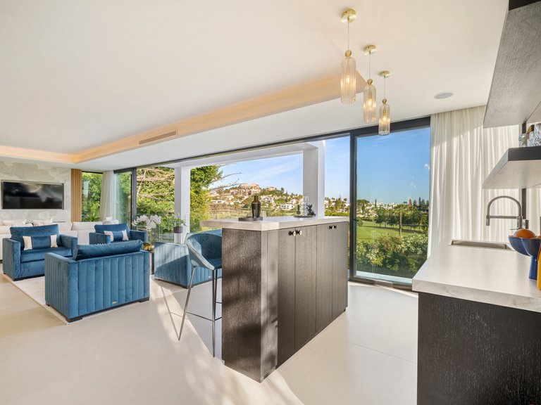 Apartment for Sale  in Marbella, Malaga 10