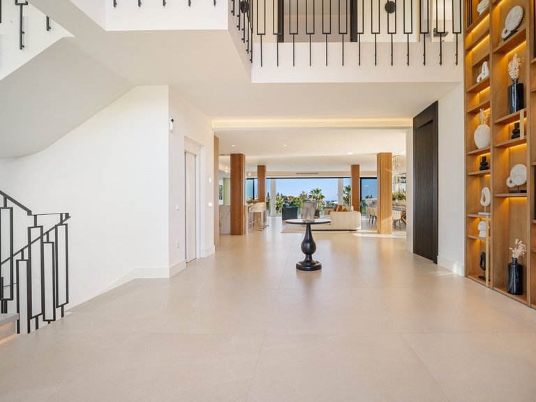 Apartment for Sale  in Marbella, Malaga 24