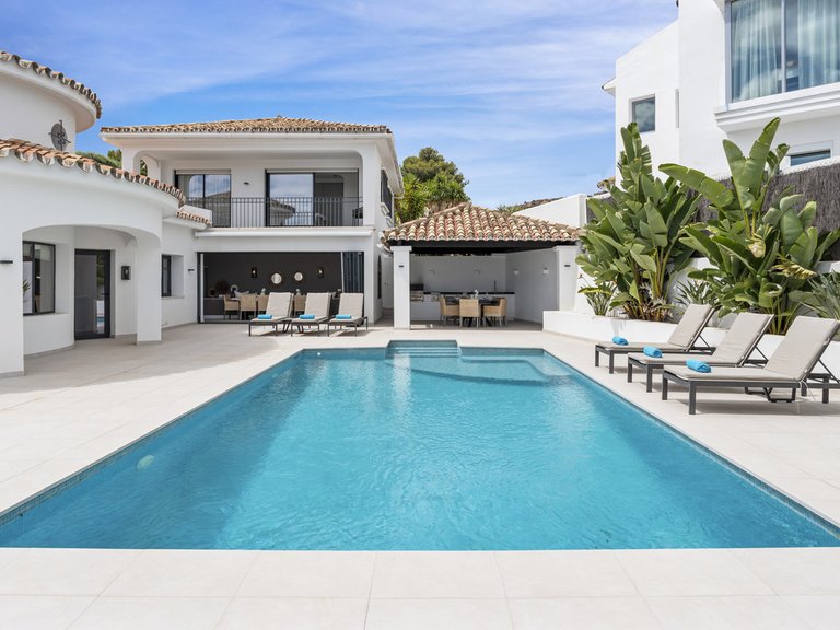 Apartment for Sale  in Benahavis, Malaga 4