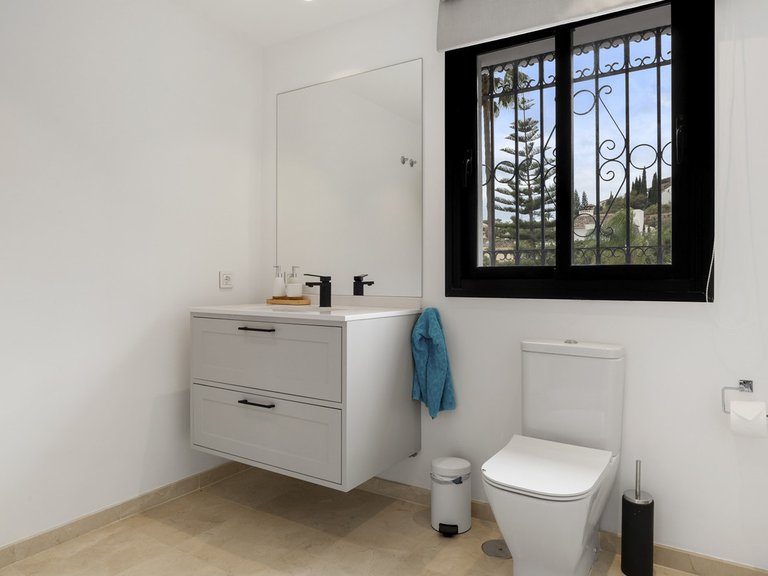Apartment for Sale  in Benahavis, Malaga 30