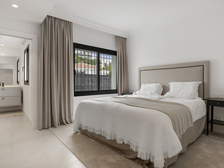 Apartment for Sale  in Benahavis, Malaga 23